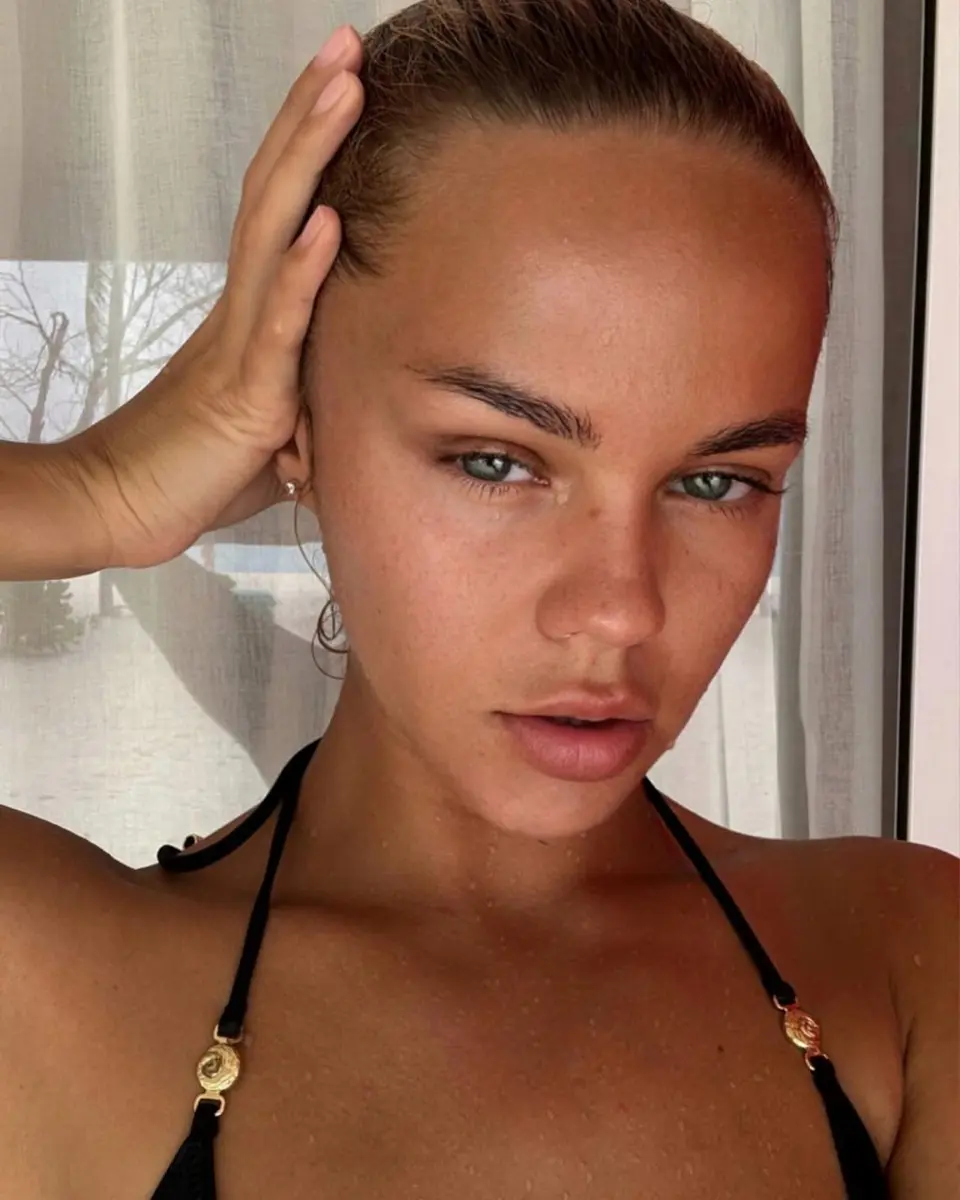 Emma escort in Dubai