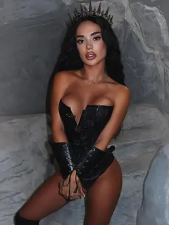 Natalie escort in Dubai